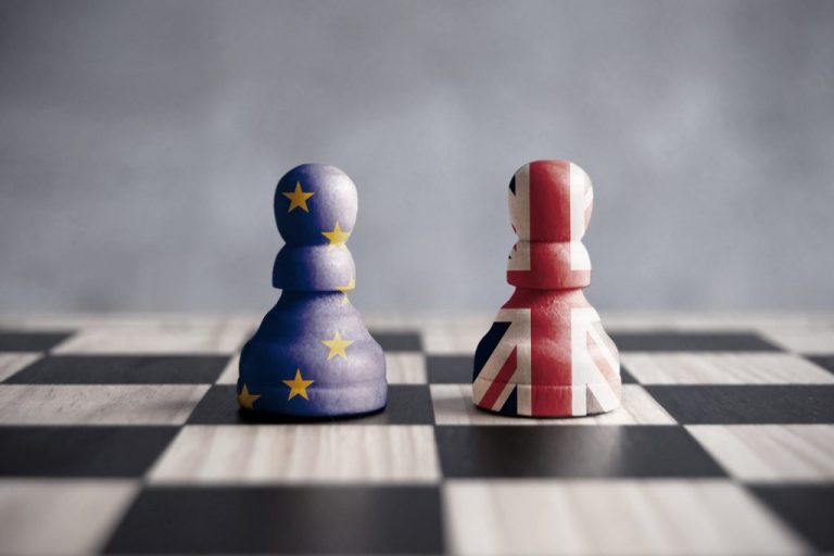Bild von Schachfiguren zu Brexit-Konsequenzen für die britische Vermögensverwaltungsbranche