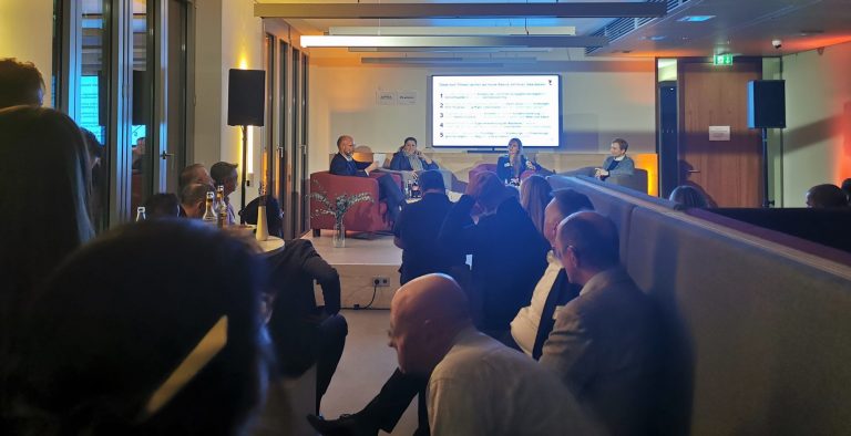 Speaker des 9. Get Togethers: Heinrich (CTO, creditshelf), Munnikhof (Business Manager to CEO, ING), Pütz (Head of Customer Experience, Deutsche Bank) / BankingHub