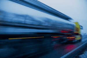 Schnelle Fahrt als Sinnbild für den zeb.market.flash #54